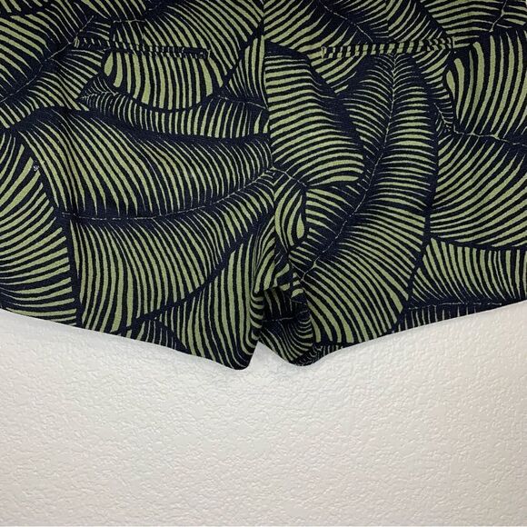 NWOT Ann Taylor Women’s Green Devin City Short - Picture 9 of 13